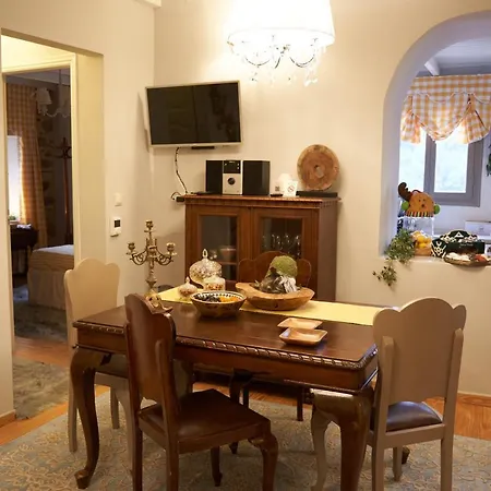 Dandy - A Family Ideal Charming In A Quaint Historic Neighborhood - 2 Fireplaces For Romantic Nights Villa Dimitsana