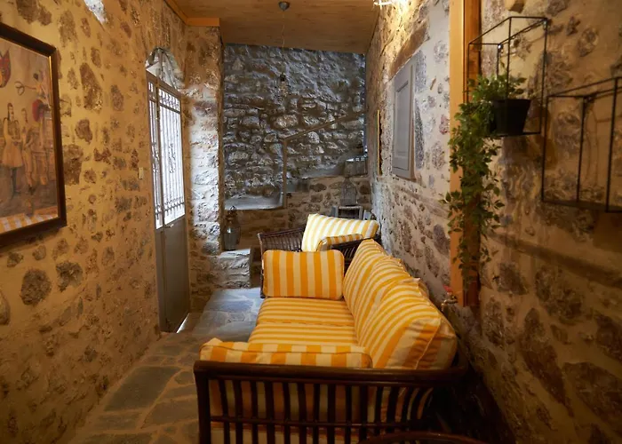 Dandy - A Family Ideal Charming In A Quaint Historic Neighborhood - 2 Fireplaces For Romantic Nights *